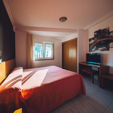 Hotel Dinajan Villanueva De Arosa Luaran gambar