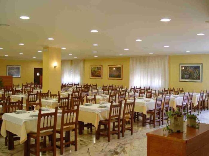 Hotel Dinajan Villanueva De Arosa Luaran gambar
