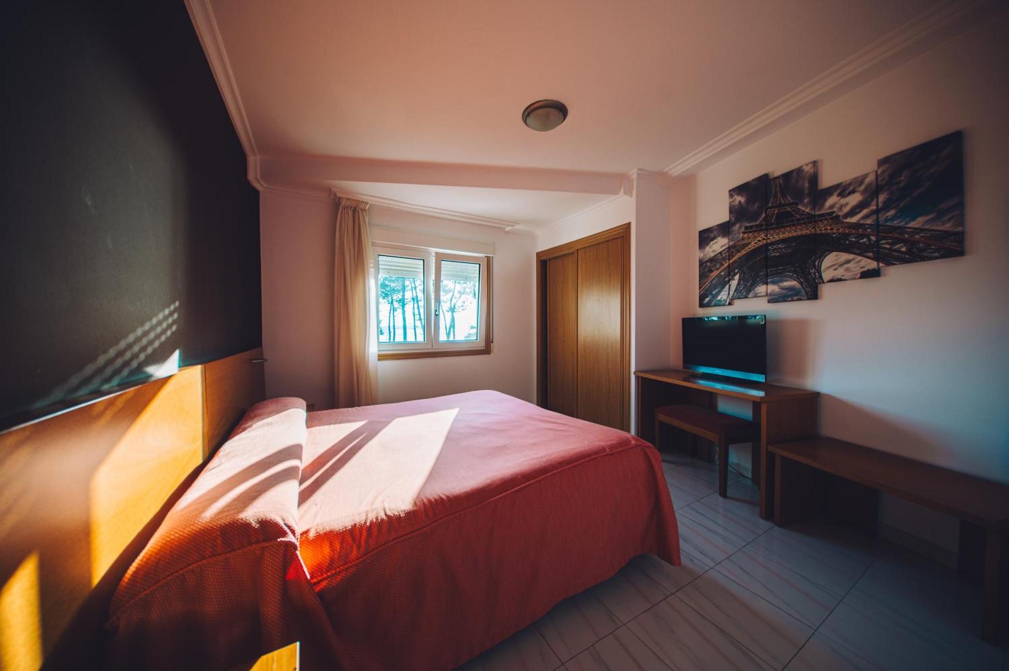 Hotel Dinajan Villanueva De Arosa Luaran gambar