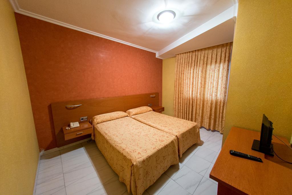 Hotel Dinajan Villanueva De Arosa Luaran gambar